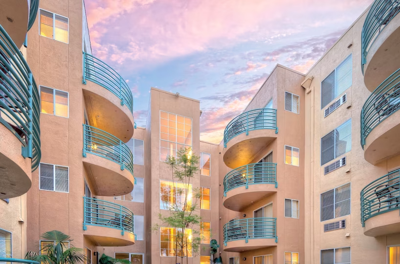 425 Camino del Rio S